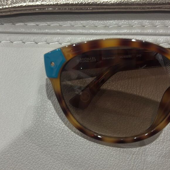 Michael Kors M2852S Savanah Sunglasses main image 4